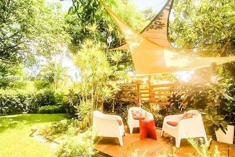 Villa ou maison à vendre à North Miami, Floride: 4 chambres, 154.4 m2 № 1996236 - photo 17