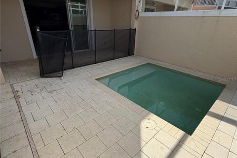 Townhouse in Clermont, Florida 3 bedrooms, 139.45 sq.m. № 2212003 - photo 8
