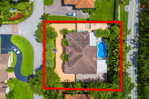 Casa en venta en Palmetto Bay, Florida, 4 dormitorios, 258.18 m2 № 1783793 - foto 1