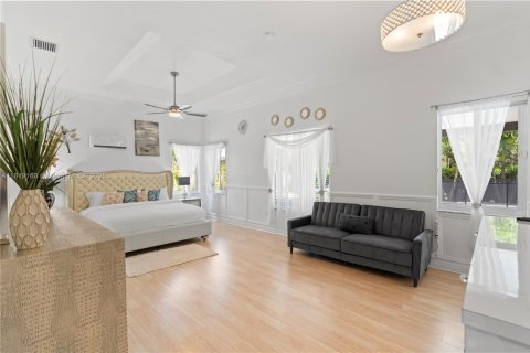 Casa en venta en Palmetto Bay, Florida, 4 dormitorios, 258.18 m2 № 1783793 - foto 22