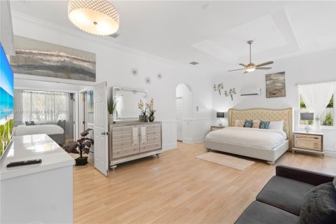 Casa en venta en Palmetto Bay, Florida, 4 dormitorios, 258.18 m2 № 1783793 - foto 23