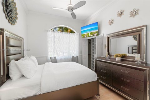 Casa en venta en Palmetto Bay, Florida, 4 dormitorios, 258.18 m2 № 1783793 - foto 30