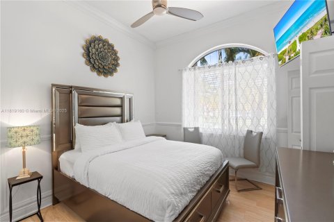 Casa en venta en Palmetto Bay, Florida, 4 dormitorios, 258.18 m2 № 1783793 - foto 29
