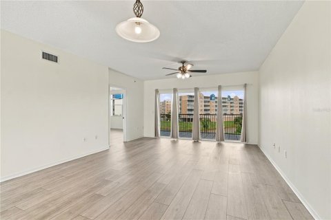 Купить кондоминиум в Ларго, Флорида 7 комнат, 122.63м2, № 2424303 - фото 10