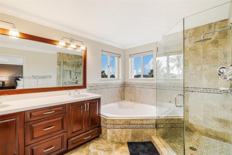 Villa ou maison à vendre à Miami, Floride: 4 chambres, 210.61 m2 № 2365525 - photo 26