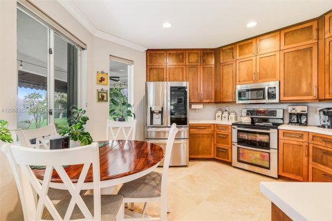 Villa ou maison à vendre à Miami, Floride: 4 chambres, 210.61 m2 № 2365525 - photo 14