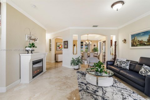 Villa ou maison à vendre à Miami, Floride: 4 chambres, 210.61 m2 № 2365525 - photo 5