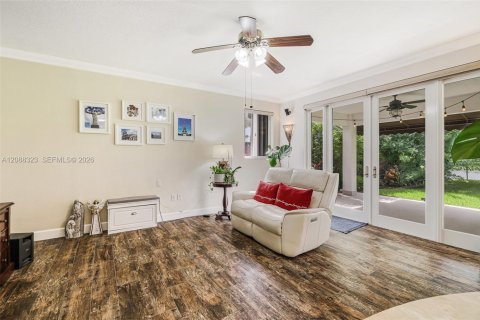 Villa ou maison à vendre à Miami, Floride: 4 chambres, 210.61 m2 № 2365525 - photo 18
