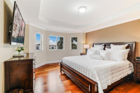Villa ou maison à vendre à Miami, Floride: 4 chambres, 210.61 m2 № 2365525 - photo 21