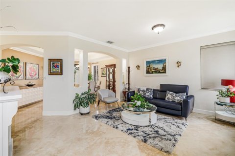 Villa ou maison à vendre à Miami, Floride: 4 chambres, 210.61 m2 № 2365525 - photo 6