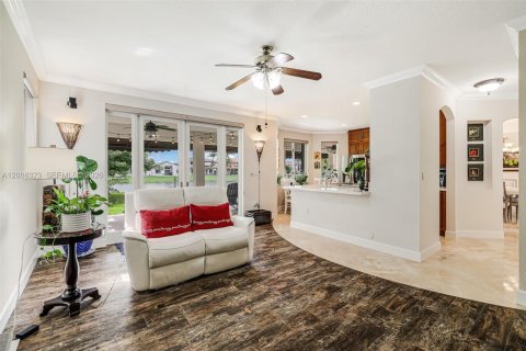 Villa ou maison à vendre à Miami, Floride: 4 chambres, 210.61 m2 № 2365525 - photo 19