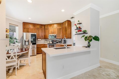 Villa ou maison à vendre à Miami, Floride: 4 chambres, 210.61 m2 № 2365525 - photo 13