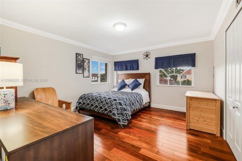 Villa ou maison à vendre à Miami, Floride: 4 chambres, 210.61 m2 № 2365525 - photo 29