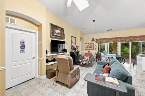 Casa en venta en Palm Coast, Florida, 6 dormitorios, 183.11 m2 № 2303360 - foto 13