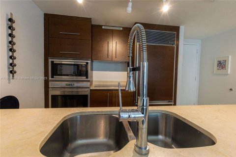 Купить кондоминиум в Майами, Флорида 1 спальня, 75.81м2, № 1776247 - фото 6