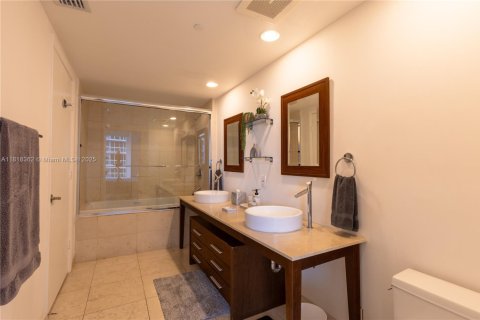 Купить кондоминиум в Майами, Флорида 1 спальня, 75.81м2, № 1776247 - фото 16