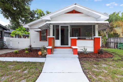 Casa en Tampa, Florida 3 dormitorios, 137.5 m2 № 2199940