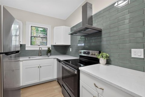 Casa en venta en Tampa, Florida, 3 dormitorios, 137.5 m2 № 2199940 - foto 3