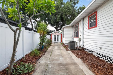 Casa en venta en Tampa, Florida, 3 dormitorios, 137.5 m2 № 2199940 - foto 8