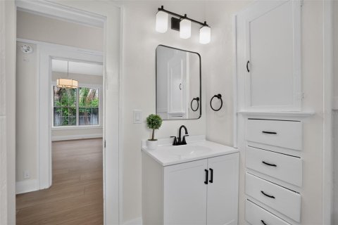 Casa en venta en Tampa, Florida, 3 dormitorios, 137.5 m2 № 2199940 - foto 9