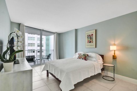 Condominio en venta en Miami Beach, Florida, 1 dormitorio, 87.33 m2 № 1993791 - foto 21