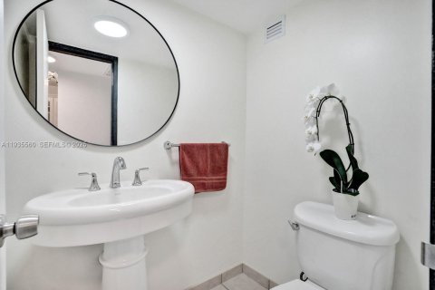 Condominio en venta en Miami Beach, Florida, 1 dormitorio, 87.33 m2 № 1993791 - foto 17