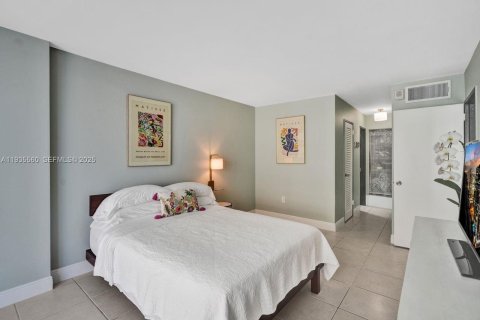 Condominio en venta en Miami Beach, Florida, 1 dormitorio, 87.33 m2 № 1993791 - foto 24