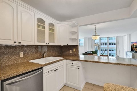 Condominio en venta en Miami Beach, Florida, 1 dormitorio, 87.33 m2 № 1993791 - foto 16