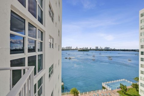 Condominio en venta en Miami Beach, Florida, 1 dormitorio, 87.33 m2 № 1993791 - foto 2