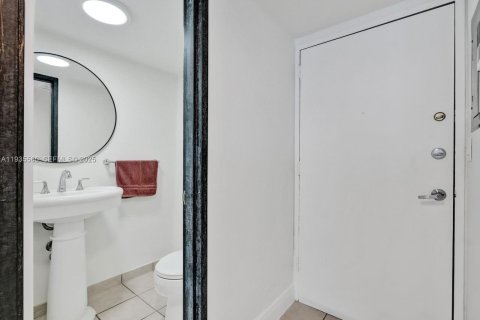 Condominio en venta en Miami Beach, Florida, 1 dormitorio, 87.33 m2 № 1993791 - foto 18