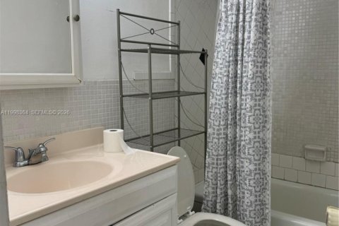 Снять в аренду кондоминиум в Норт-Майами-Бич, Флорида 2 спальни, 95.22м2, № 2060427 - фото 7