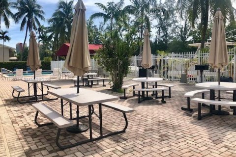 Снять в аренду кондоминиум в Норт-Майами-Бич, Флорида 2 спальни, 95.22м2, № 2060427 - фото 20