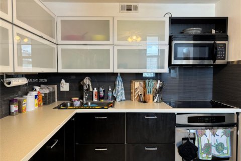 Кондоминиум с 2 спальнями в Норт-Майами-Бич, Флорида № 2060427