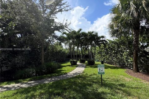 Снять в аренду кондоминиум в Форт-Лодердейл, Флорида 49.05м2, № 2049374 - фото 23