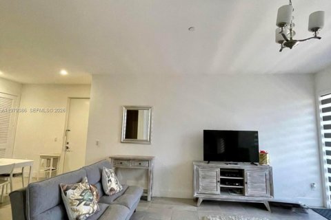 Снять в аренду кондоминиум в Форт-Лодердейл, Флорида 49.05м2, № 2049374 - фото 2