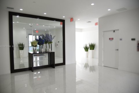 Снять в аренду кондоминиум в Форт-Лодердейл, Флорида 49.05м2, № 2049374 - фото 12