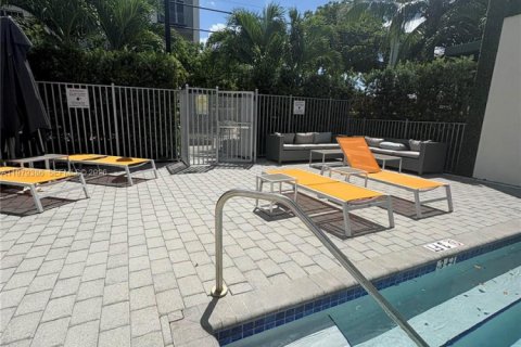 Снять в аренду кондоминиум в Форт-Лодердейл, Флорида 49.05м2, № 2049374 - фото 21