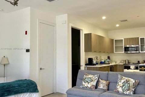 Снять в аренду кондоминиум в Форт-Лодердейл, Флорида 49.05м2, № 2049374 - фото 5