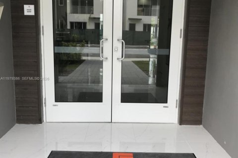 Снять в аренду кондоминиум в Форт-Лодердейл, Флорида 49.05м2, № 2049374 - фото 10