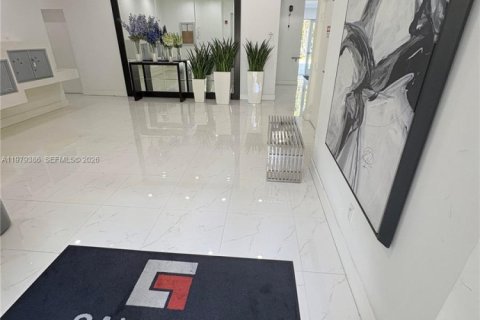 Снять в аренду кондоминиум в Форт-Лодердейл, Флорида 49.05м2, № 2049374 - фото 11