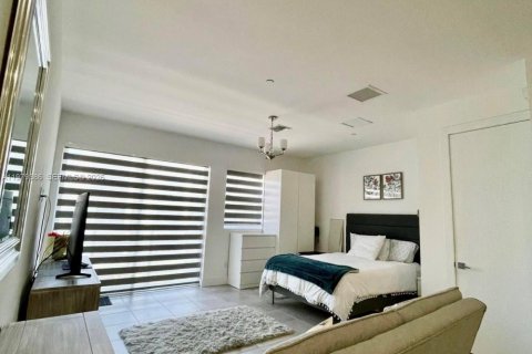 Снять в аренду кондоминиум в Форт-Лодердейл, Флорида 49.05м2, № 2049374 - фото 4