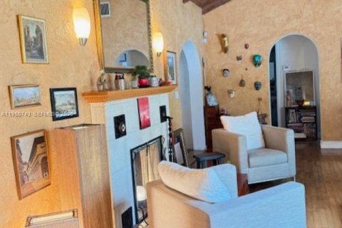 Купить виллу или дом в Майами, Флорида 3 спальни, 114.27м2, № 2018005 - фото 6