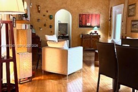 Купить виллу или дом в Майами, Флорида 3 спальни, 114.27м2, № 2018005 - фото 9