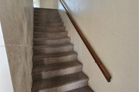 Adosado en venta en Hialeah, Florida, 3 dormitorios, 162.3 m2 № 2065285 - foto 7