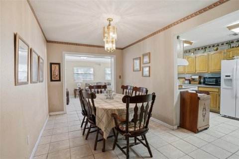 House in Tampa, Florida 3 bedrooms, 140.38 sq.m. № 2233469 - photo 8