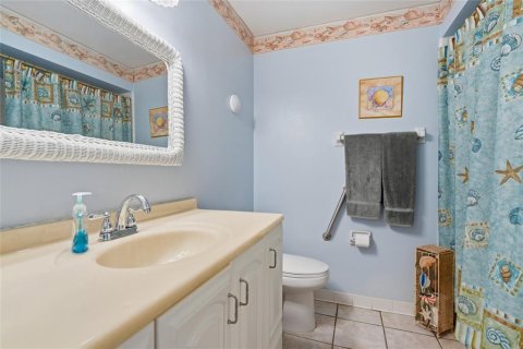 House in Tampa, Florida 3 bedrooms, 140.38 sq.m. № 2233469 - photo 15