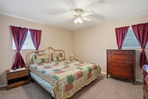 House in Tampa, Florida 3 bedrooms, 140.38 sq.m. № 2233469 - photo 18