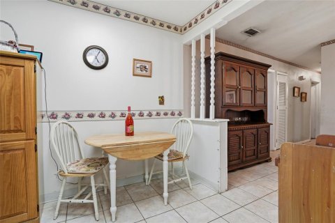 House in Tampa, Florida 3 bedrooms, 140.38 sq.m. № 2233469 - photo 11