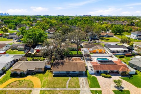 House in Tampa, Florida 3 bedrooms, 140.38 sq.m. № 2233469 - photo 28