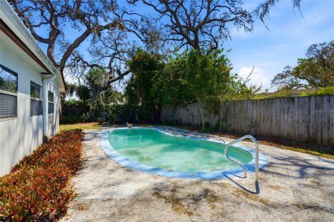 House in Tampa, Florida 3 bedrooms, 140.38 sq.m. № 2233469 - photo 21
